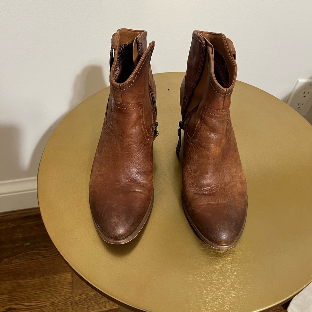 Zodiac boots